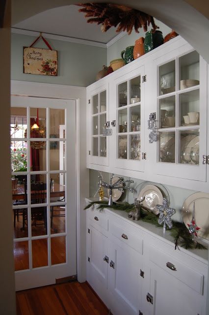 1920 Bungalow Kitchen built in nook and china cabinet | An original built-in cabinet between the dining room and kitchen ... 1920 House, 1920 Home, 1920s Kitchen, Built In China Cabinet, Kitchen Built In, Bungalow Kitchen, Craftsman Kitchen, Built In Cabinet, 1920s House