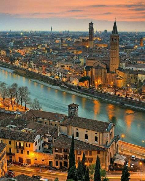 Verona ❤🇮🇹 Italy Congrats @blogsognoitaliano Shakespeare’s choice for the setting of his most famous play, Romeo and Juliet, just might… Verona Italy, Italy Map, Romantic City, Italy Tours, Italy Travel Guide, Italy Photo, Visit Italy, Booking Flights, Northern Italy