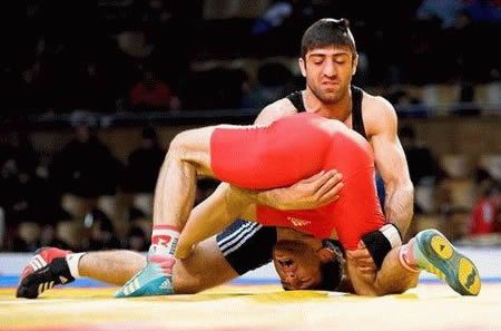 15 Embarrassing Moments in Sports (funny sports pics, funny sports pictures) - ODDEE Men Wrestling, Sports Fails, Funny Wrestling, Wrestling Memes, Funny Sports Pictures, Gay Humor, Soccer Guys, Medical Humor, Embarrassing Moments