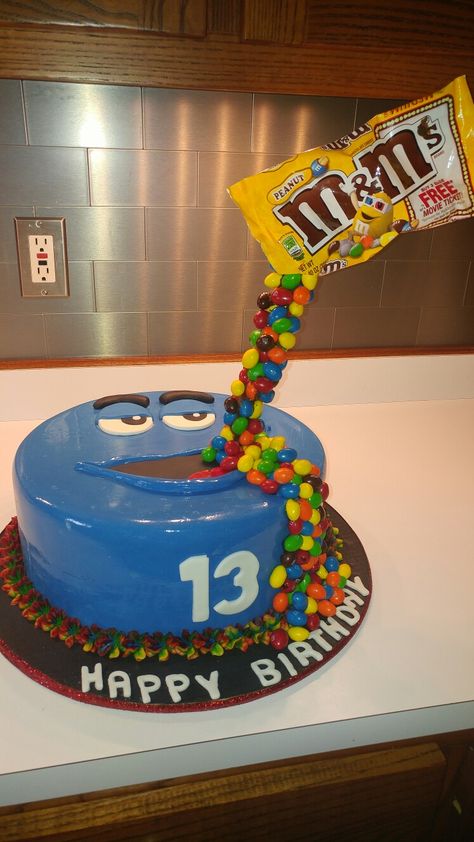 M&M gravity cake Green M And M, M And M Cake, Mnm Cake, M&m Cake, 11 Birthday, Gravity Cake, Cake Diy, Fabulous Cakes, M And M