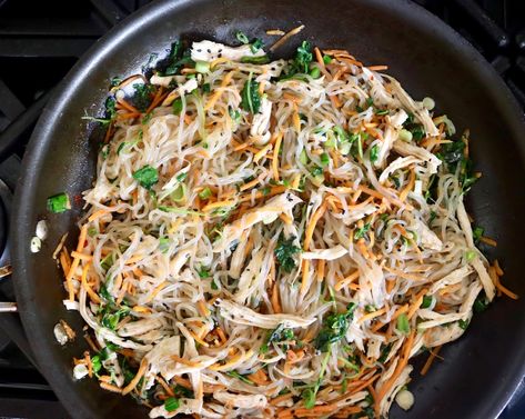 Shirataki Noodles Stir-Fry with Chicken Konjac Noodles, Recipe With Chicken, Noodles Chicken, Noodle Stir Fry, Miracle Noodles, Chicken Cooking, Shirataki Noodles, Stir Fry Recipe, Asian Grocery