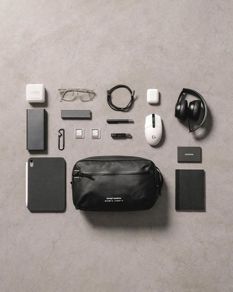 thebagcreature on Instagram: "Grab all your messy tech essentials, stuff them neatly into the Sympl Tech Sling. Bye bye chaos, everything will have its place.  Now available in-store & online  #sympl #thebagcreature" Tech Essentials, Study Essentials, Inside My Bag, Tech Bag, Apple Technology, Room Redesign, Wardrobe Accessories, January 19, God's Plan