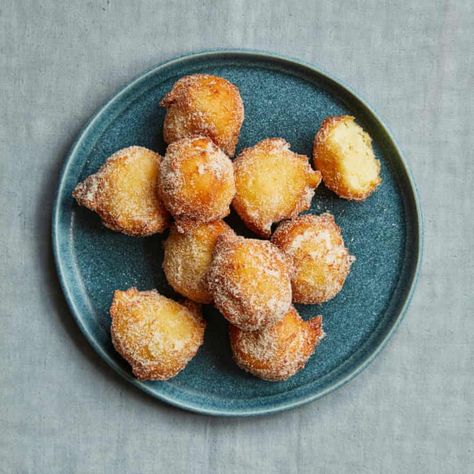 Bake, freeze or fry: Ravneet Gill's recipes for cakes and desserts | Food | The Guardian Chocolate Mud Pie, Ravneet Gill, Recipes For Cakes, Cake Peanut Butter, Fridge Cake, Muffin Papers, Peanut Butter Cupcakes, Pastry School, Cakes And Desserts