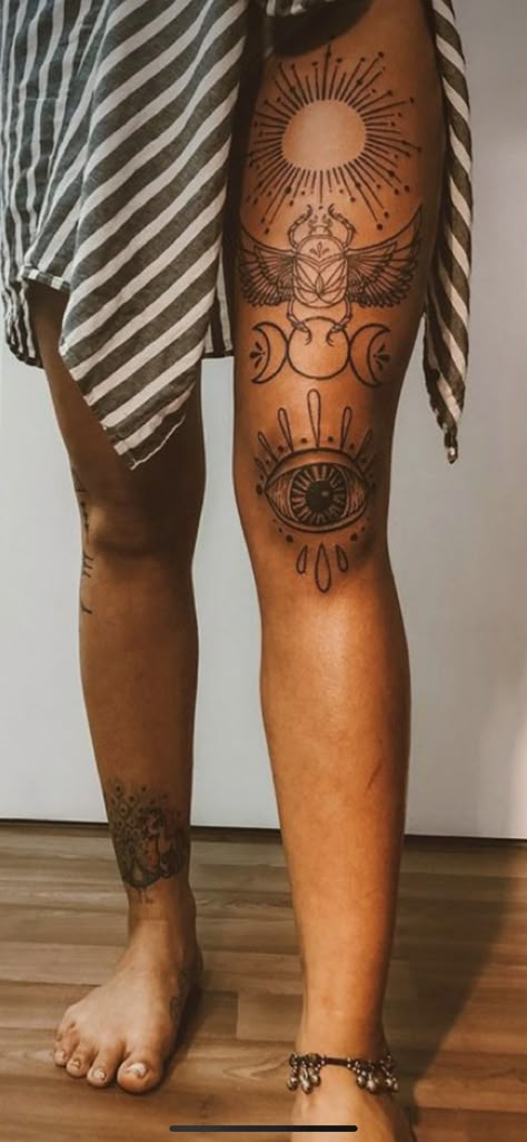 Hippy Tattoo Sleeve, Patch Work Tattoo Legs Women, Cute Leg Sleeve Tattoo, Eye Knee Tattoos Women, Viens Tattoos, Eye Tattoo On Knee Cap, Boho Hippy Tattoo, Henna Knee Tattoo, Chakra Leg Tattoo