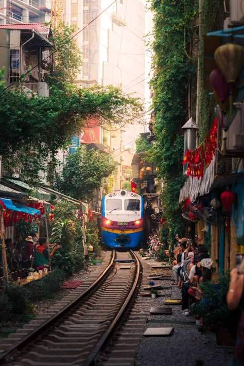 Hanoi Train Street: The Ultimate Insider Intel Guide Vietnam Holiday, Vietnam Vacation, Traveling Destinations, Hanoi Old Quarter, Good Morning Vietnam, Vietnam Trip, Vietnam Holidays, Somewhere In The World, Vietnam Art