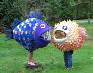 An Expert Art Quilter Shares Her Halloween Costume Advice - Pippa's Blog - Blogs - Quilting Daily Diy Fish Costume, Angler Fish Costume, Under The Sea Costumes, Sea Creature Costume, Nemo Costume, Sea Costume, Decor Marin, Fish Costume, Little Mermaid Costume