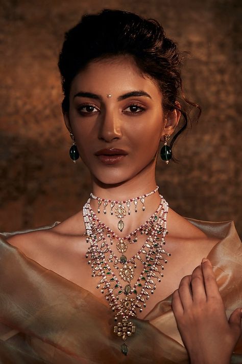 Long Necklace Gold, Necklaces Long, Neck Pieces Jewelry, Contemporary Bridal, Bridal Hair Buns, Fancy Jewelry Necklace, Jewelry Photoshoot, Indian Photoshoot, Tarun Tahiliani