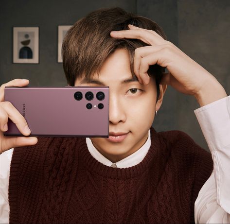 #Namjoon #RM #BTS #SAMSUNG Themes Photo, Samsung Mobile, Samsung Galaxy S22, About Bts, Jung Kook, Rap Monster, S22 Ultra, Bts Twt, Bts Book