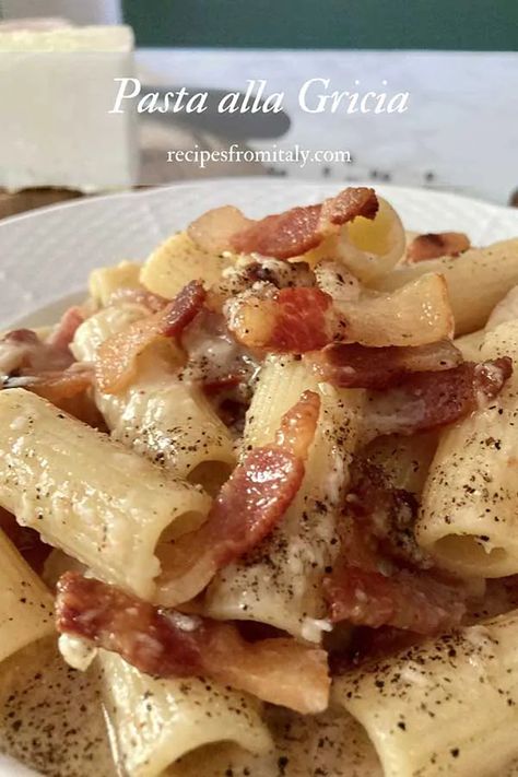 Amatriciana Recipe, Italian Pasta Recipes Authentic, Italian Pasta Recipe, Recipes From Italy, Recipe For Pasta, All Amatriciana, Recipe Pasta, Italian Dinner Recipes, Italian Pasta Dishes