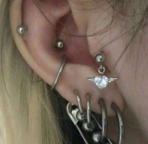 3 Piercings, Vintage Tattoos, Cool Ear Piercings, Pretty Ear Piercings, Grunge Jewelry, Cool Piercings, Cute Ear Piercings, Cute Piercings, Dope Jewelry