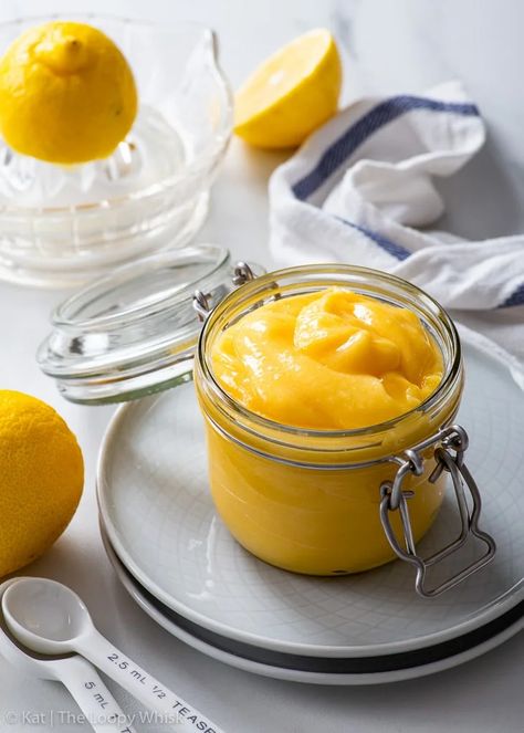 How to Make Lemon Curd - Homemade lemon curd is incredibly quick and easy to make, and the results are delicious! This 100% reliable recipe gives a perfectly creamy, rich and silky-smooth lemon curd with the perfect balance between tangy, tart and sweet. Lemon dessert recipes. Easy recipe. Citrus recipes. Baking basics. Homemade Lemon Curd, Citrus Recipes, Spring Recipe, Lemon Dessert, Lemon Curd Recipe, Lemon Dessert Recipes, Curd Recipe, Recipes Baking, Baking Basics