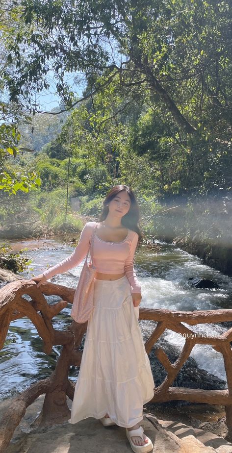 Outfits For Philippines, Waterfall Outfit Ideas, Beach Outfit Korean Style, Waterfall Outfit, Beach Outfit Modest, Outfit Ideas Korean Asian Style, Skirt Poses, Outfit Ideas Korean, Brunette Aesthetic