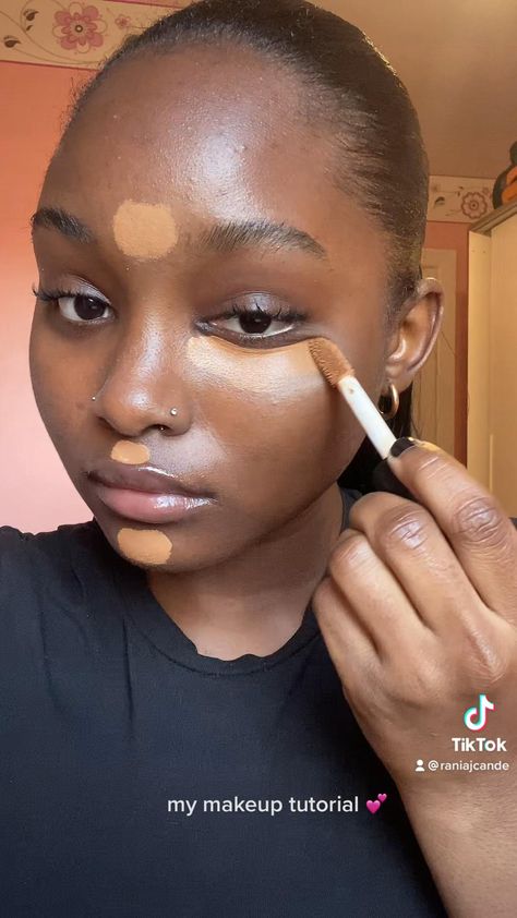 Mid Contrast Makeup, Soft Girl Makeup Black Women Tutorial, Basic Makeup Black Women, Powder Foundation Routine, Clean Girl Makeup Black Women Tutorial, Makeup Dark Skin Tutorial, Prom Makeup Tutorial Step By Step, Black Skin Makeup Tutorial, Makeup Tutorial For Beginners Step By Step