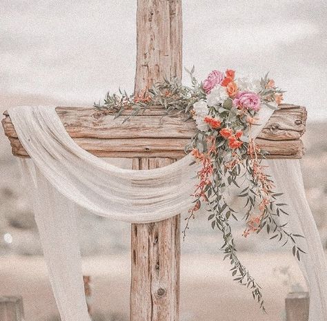 Flower Swag For Cross Wedding, Wedding Altar Ideas Cross, Rustic Cross Wedding Alter, Cross For Outdoor Wedding, Wedding Cross Altar Flowers, Decorated Cross For Wedding, Alter Cross For Wedding, Cross Floral Arrangements Wedding, Cross Floral Arrangements