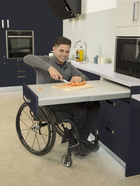 A Freedom Kitchen is made bespoke to your exact needs. We can install features such as pull out worktops at just the right height to use with ease, helping to make light work of your food preparation! #accessibledesign #freedomkitchens #freedombysymphony #symphonykitchens #symphonygroup #accessibleliving #multigenerational #inclusivedesign #accessiblehomes #inclusive #accessible Disabled House Design, Wheelchair Home Design, Disabled Kitchen Ideas, Accessible Home Design, Wheelchair House Plans, Wheelchair Kitchen, Disabled Kitchen, Wheelchair Accessible Kitchen, Wheelchair House