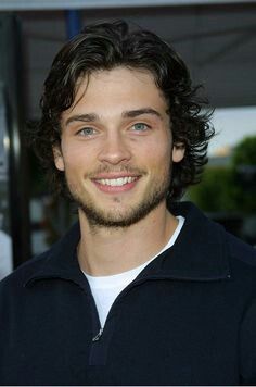 Gorgeous Tom Tom Welling Smallville, Tom Clark, Tom Welling, Kristin Kreuk, Clark Kent, Smallville, Gorgeous Eyes, Tom Hardy, Hollywood Actor