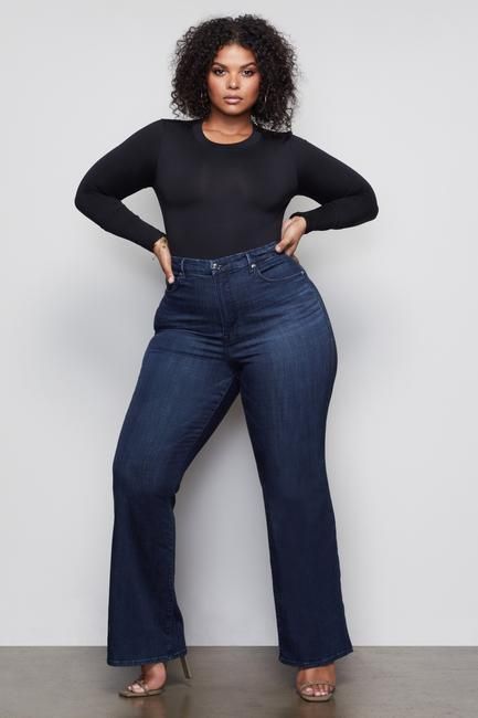 Jeans For Your Body Type: Curvy, Plus Size, Tall, Petite and More... - Better After 50 Womens Flare Jeans Outfits, Cute Outfits For Plus Size, Plus Size Flare Jeans Outfits, Fly Shi Only, Women Trendy Outfits, Jeans For Your Body Type, Outfits For Plus Size Women, Best Plus Size Jeans, Jeans For Tall Women