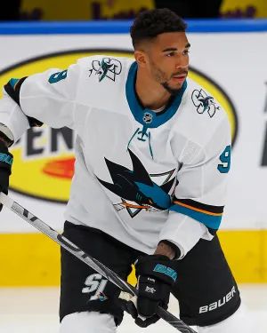 Evander Kane, Cosmopolitan Las Vegas, Hot Hockey Players, San Jose Sharks, Edmonton Oilers, Windy City, Hockey Players, Sharks, Nhl