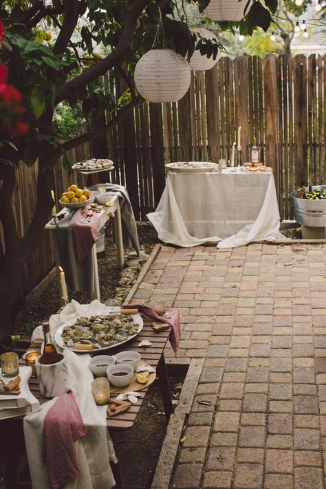 Backyard Event Ideas, Summer Backyard Birthday Party, Backyard Cocktail Party Ideas, Outdoor Party Ideas For Adults, Outdoor Party Ideas For Adults Backyards, Backyard Party Setup Ideas, Backyard Party Ideas For Adults, Backyard Dinner Party Ideas, Outdoor Party Setup