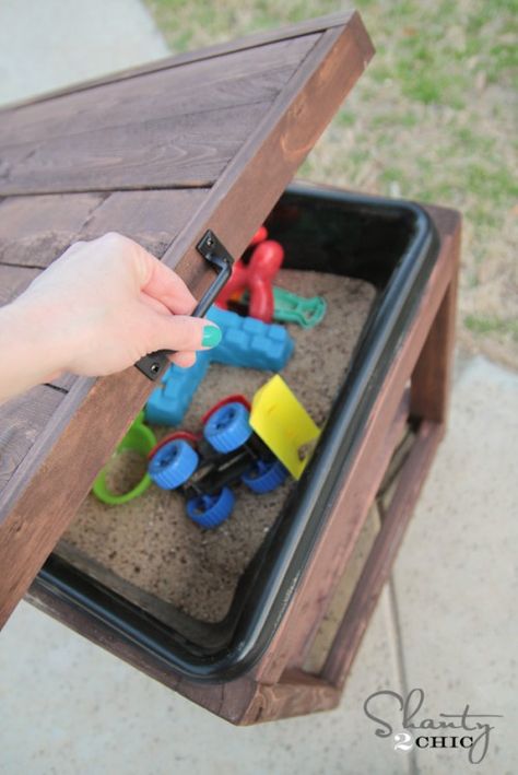 Small Sand Box Ideas, Kids Sand Table, Water Table Diy, Sandbox With Lid, Diy Sandbox, Kids Sandbox, Outdoor Play Spaces, Sand And Water Table, Water Games For Kids