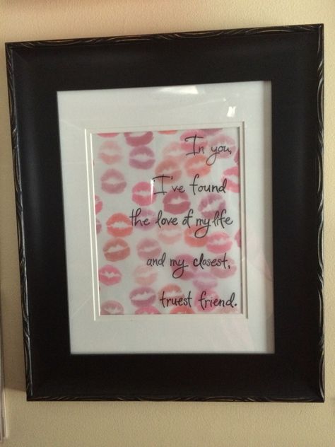 DIY Lipstick Kiss and Quote in Frame Framed Lipstick Kisses, Kisses Picture Lipstick, Lipstick Kiss Artwork, Kisses Painting Lipstick For Bf, Lipstick Art Canvas Kiss, Diy Picture Frames Ideas For Boyfriend, Kiss Canvas For Boyfriend, Diy Gifts Valentines, Kiss Decorations