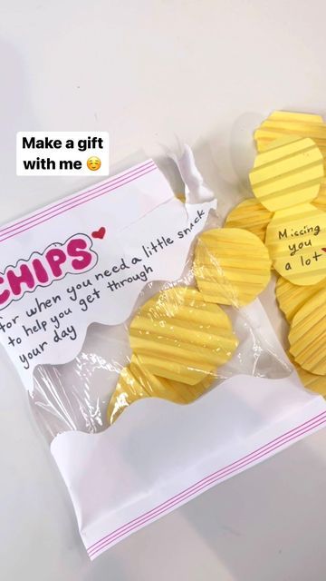 Diy Best Friend Gifts, Diy Crafts For Teens, Diy Birthday Gifts For Friends, Cute Gifts For Friends, Proposals Ideas, Pinterest Diy Crafts, Fun Crafts To Do, Seni Dan Kraf, Hoco Proposals