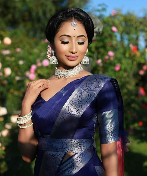 Bridal Sarees South Indian Blue, Navy Blue Kanchipuram Saree, Makeup For Navy Blue Outfit, Blue Bridal Saree, Blue Wedding Saree, Saree With White Blouse, Blue Satin Saree, Tamil Saree, Navy Blue Saree