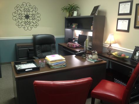 Front office colors and decor idea Office Decorating Themes, Conference Room Decor, Principal Office, Principal Office Decor, Elegant Office Decor, Office Decor Professional Business, Office Room Design, School Office Decor, Red Chairs