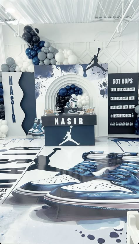 Event Space Design, Bar Mitzvah Themes, Basketball Theme Party, Sneaker Ball, Bridal Shower Balloons, Basketball Theme, Garland Backdrops, Birthday Decorations Kids, Bday Party Theme