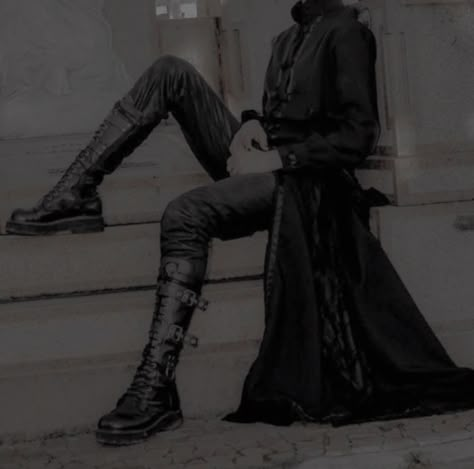 Male Victorian Aesthetic, Priest Clothing Aesthetic, Victorian Male Clothing Aesthetic, Dark Prince Outfit Aesthetic, Goth Fantasy Art, Victorian Aesthetic Male, Victorian Gothic Male Outfit, Dark Royal Aesthetic Male, Male Romantic Goth Fashion