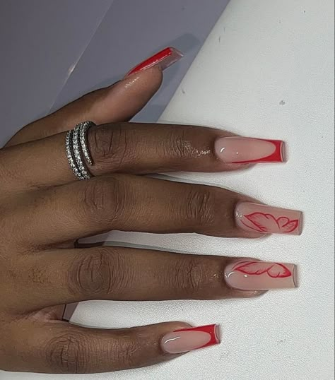 White French Tips With Red Design, Red Outline Nails, Design Cool Ongles, French Tip Tapered Square Nails, Almond Nails Red French Tip, Baddie Red Nails, Red Nails Inspiration, Palm Nails, Acrylic Nails Stiletto