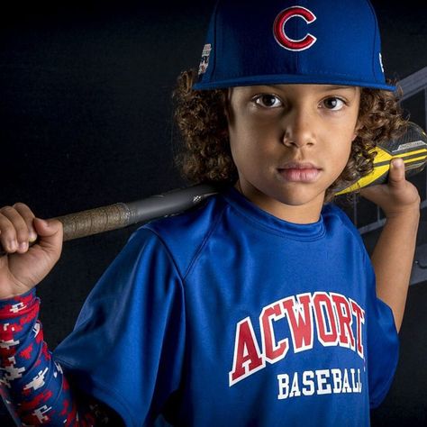 Baseball Team Pictures Poses, Baseball Team Pictures, Team Picture Poses, Youth Sports Photography, Baseball Senior Pictures, Softball Photography, Baseball Photography, Little League Baseball, Sport Portraits