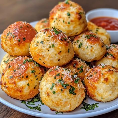 Delicious Pizza Balls: Your New Favorite Snack Crispy Pizza Balls, Diy Pizza Bites, Pizza Dough Balls Recipe, Pizza Balls Recipe, Pizza Balls With Pizza Dough, Pizza Balls With Biscuits, Homemade Pizza Ideas, Pizza Bites Appetizer, Pizza Dough Balls