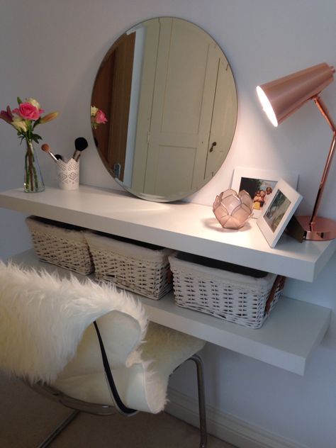 Easy DIY makeup table when space is limited or you are using what you have without buying much of anything. Small Bedroom Vanity, Hiasan Bilik Tidur, Decor Ikea, Tiny Bedroom, Stylish Bedroom, Beauty Room, Organization Bedroom, Design Living, Bedroom Storage