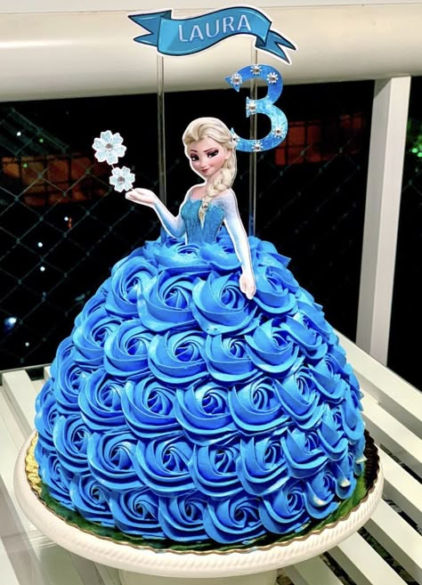 Frozen Elsa Doll Cake, Elsa And Anna Birthday Party, Frozen Doll Cake, Cinderella Birthday Party Decorations, Elsa Birthday Cake, Frozen Birthday Party Cake, Barbie Doll Birthday Cake, Pastel Frozen, Elsa Cake Frozen