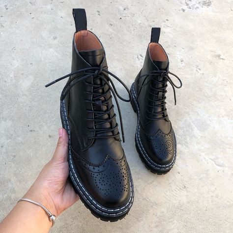 Fall Shoes Women, Black Boots Leather, Leather Boots For Women, Autumn Shoes Women, Fall Winter Shoes, Women's Motorcycle Boots, Boots Platform, Genuine Leather Boots, Beige Shoes