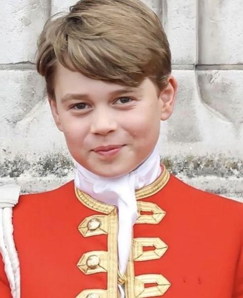 @thewindsorsfamily • Instagram photos and videos Prince George Clothes, Prince George Photos, Prince William Kids, Prince Georges, Prince George Alexander Louis, George Alexander Louis, Wales Family, Royal Family England, Royal Prince