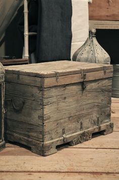 Antique chest !