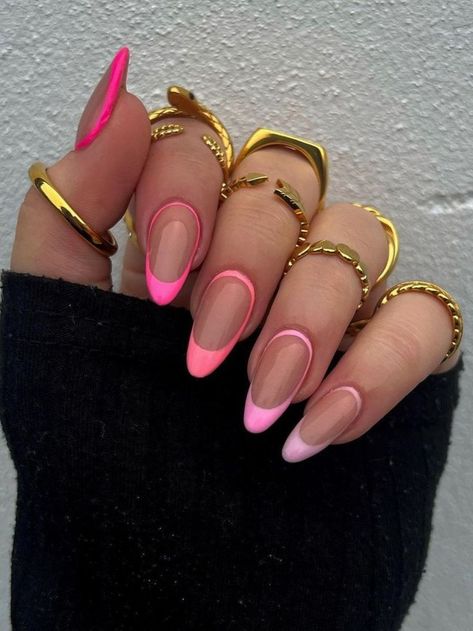 46 Cute Acrylic Nail Designs You’ll Want to Try Today Outline Nails Design, Acrylic Nail Shapes, French Tip Nail Designs, Nail Color Trends, Spring Acrylic Nails, Nude Nail Designs, Spring Nail Colors, Cute Acrylic Nail Designs, Classy Acrylic Nails