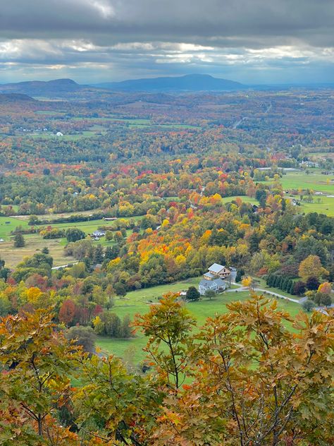 view of fall foliage in vermont Lake Bomoseen Vermont, Vermont Countryside, Champlain College, Vermont In Fall, Vermont Burlington, Vermont Hiking, Vermont Foliage, Lake Champlain Vermont, Hike Camping