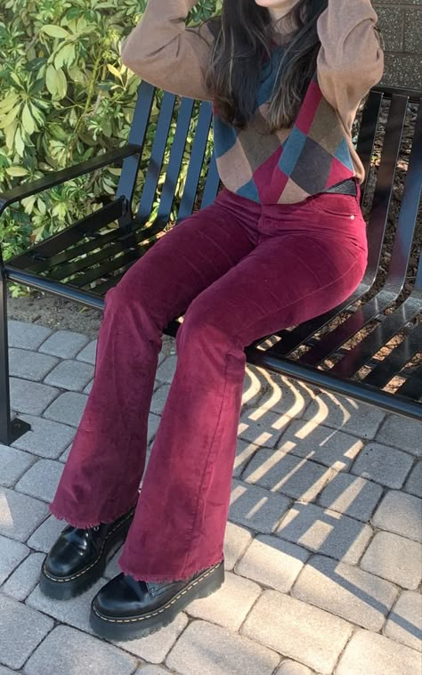 Red Velvet Jeans Outfit, Courduroy Outfit, Red Cordoury Pants, Courdory Pants Outfits Aesthetic, Red Curdory Pants Outfit, Styling Red Top, Red Flare Jeans Outfit, Red Flared Pants Outfit, Red Flares Outfit