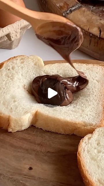 Food Tv on Instagram: "Nutella french toast 🍞🧈🤎 #frenchtoast #nutella #dessert #reels   @nutellasa" Nutella Toast, Nutella Sandwich, Nutella French Toast, Honey Toast, Tv Food, Nutella Recipes, Deep Fried, Nutella, French Toast