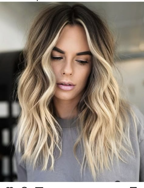 Flattering Haircuts For Heart Shaped Faces, Shadow Root And Money Piece, Short Bob Blonde Balayage, Blonde Melted Root, Past Shoulder Length Hair, Dirty Blonde Hair With Money Piece, Blonde Shadow Root With Money Piece, Jessie James Decker Hair, Straight Hairstyles Medium