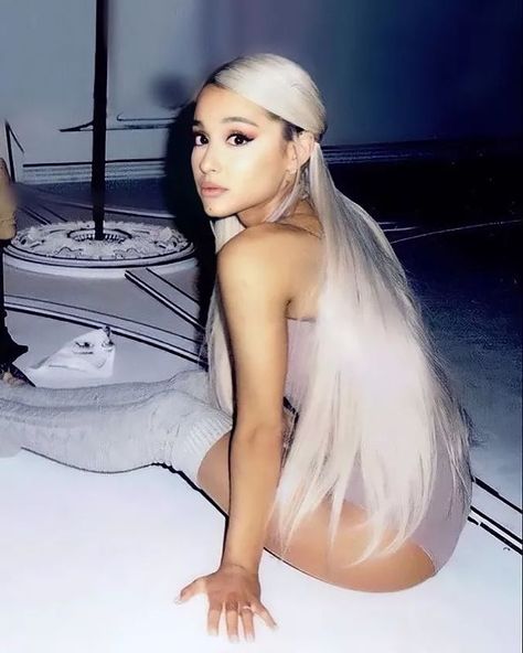 All Posts • Instagram No Tears Left To Cry, Ariana Grande Sweetener, Ariana Grande Cute, Ariana Grande Style, Ariana Grande Wallpaper, Ariana Grande Photoshoot, Ariana Grande Pictures, Beauty Pop, Ariana G