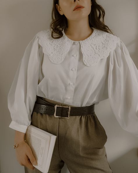 Vintage Tops Blouse, Vintage Blouse Outfit, Vintage White Shirt, Casual Shirts Outfit, French Outfits, Korean Fashion Women Dresses, Fancy Jumpsuit, Tale Dress, Elegant Fashion Outfits