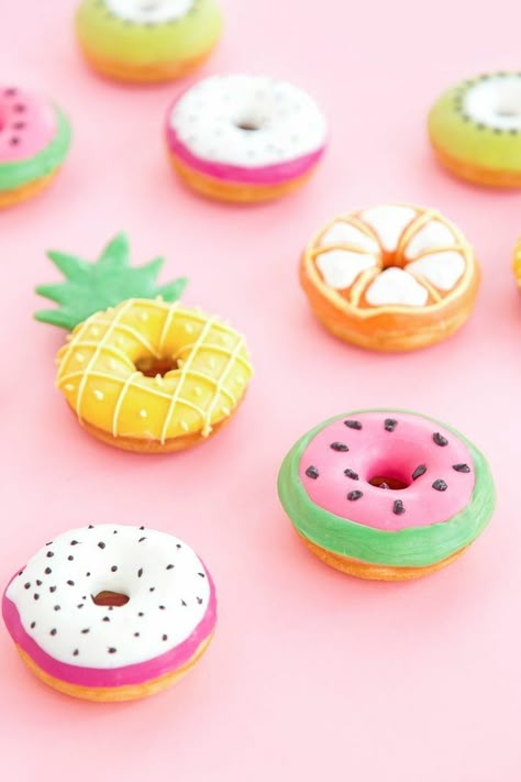 Fruit Party Theme, Tropical Fruit Party, Twotti Fruity, Tutti Frutti Birthday Party, Tutti Frutti Party, Sweets Ideas, Fruit Birthday Party, Donuts Donuts, 2nd Birthday Party For Girl