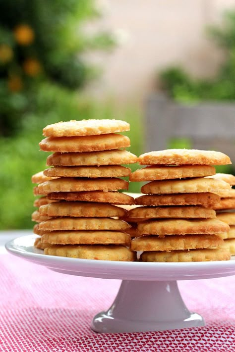 Cornbread Crackers, Sable Cookie, Spring Weekends, Cornmeal Cookies, Sable Cookies, Corn Cookies, Cornbread Cake, Sweet Cornbread, Cookie Cups