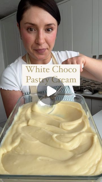 Elvin Cocel on Instagram: "White Choco Pastry Cream 🤍  This pastry cream is an absolute delight, perfect for filling cakes and cupcakes and super easy to make! 🥳🤤  INSTRUCTIONS:  1. Start by combining egg yolk, cornstarch, flour, and sugar in a pan.  2. In another pan, warm the milk. 	 3. Gradually add a portion of the warm milk to the first pan, stirring until well combined.   4. Incorporate the remaining milk and cook over medium heat while constantly stirring until the mixture thickens into a pudding-like consistency.  5. Turn off the heat and introduce butter, vanilla paste, and white chocolate, stirring until the chocolate is completely melted.   6. Pour the delectable mixture into a large serving dish. Cover it with cling film and allow it to rest in the fridge.   Voilà!  You’ve c White Chocolate Custard, White Chocolate Pastry Cream, Filling Cake, How To Make Cream, Chocolate Custard, Chocolate Pastry, Vanilla Paste, Pastry Crust, Custard Filling