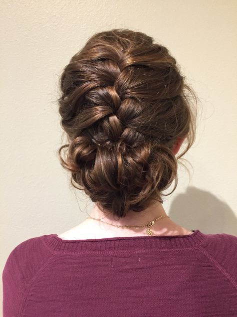 French Plait Bun, French Braid For Wedding, Wedding Hair French Braid, French Braid Bun Hairstyles, French Braid With Bun, French Braid Into Bun, Messy Hair Styles, Hairstyles Plaits, Braid And Bun