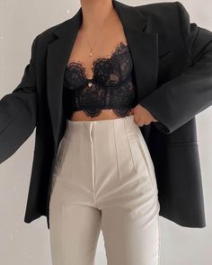 Costum Elegant, Woman Suit Fashion, Zara Pants, Mode Inspiration, Womens Casual Outfits, Elegant Outfit, Outfits Casuales, Black Outfit, Cream White